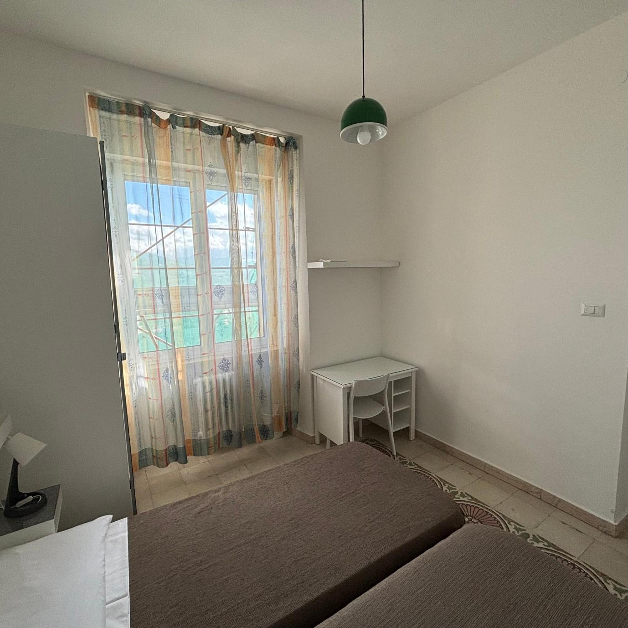 Essential Room & Parking In Centro Citta Con Parcheggio Privato E Wifi Potenza Exterior photo