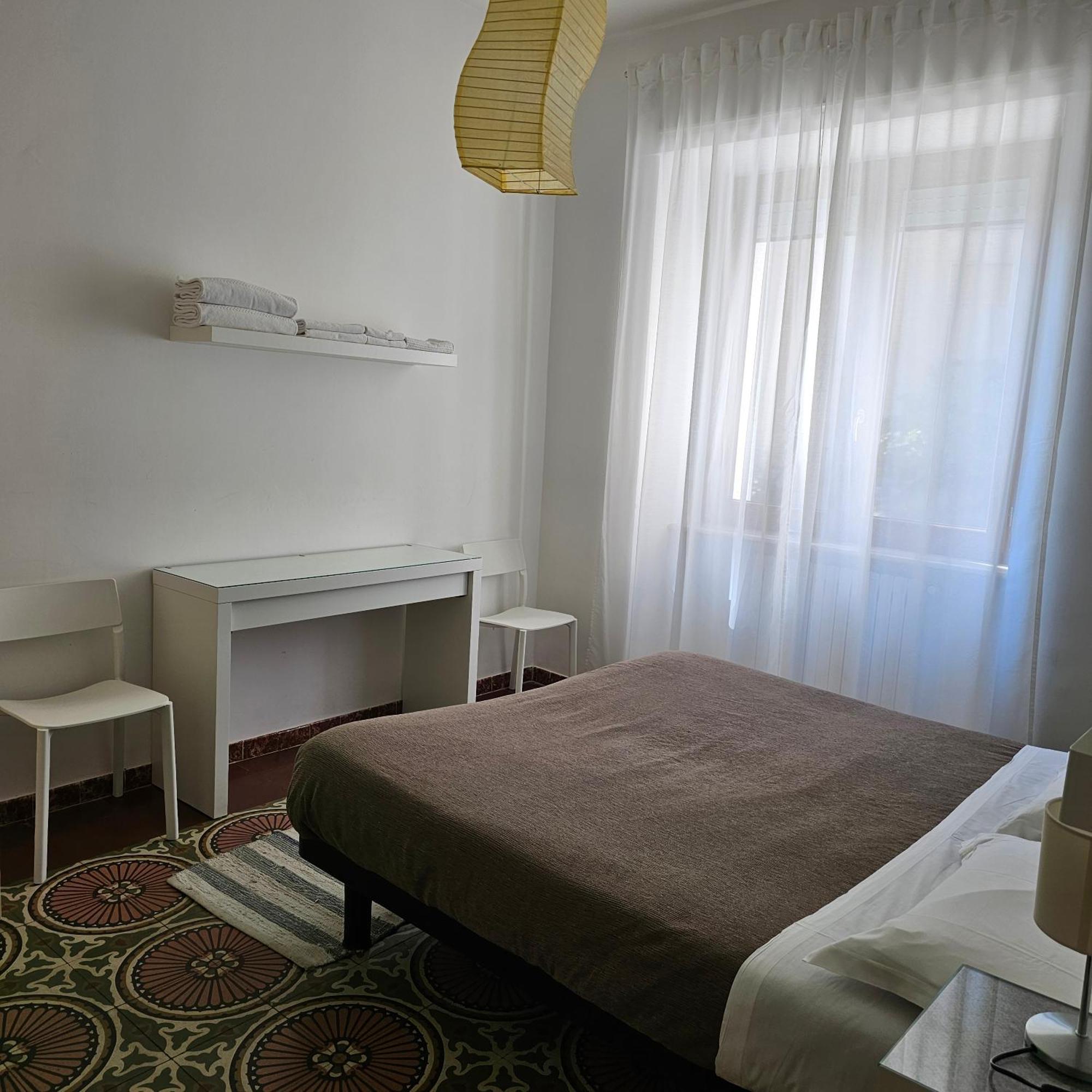 Essential Room & Parking In Centro Citta Con Parcheggio Privato E Wifi Potenza Exterior photo